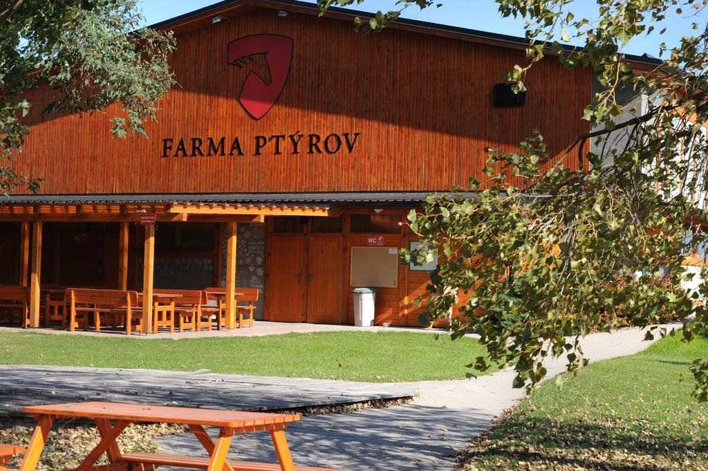 Farma Ptyrov 3* Mnichovo Hradiste