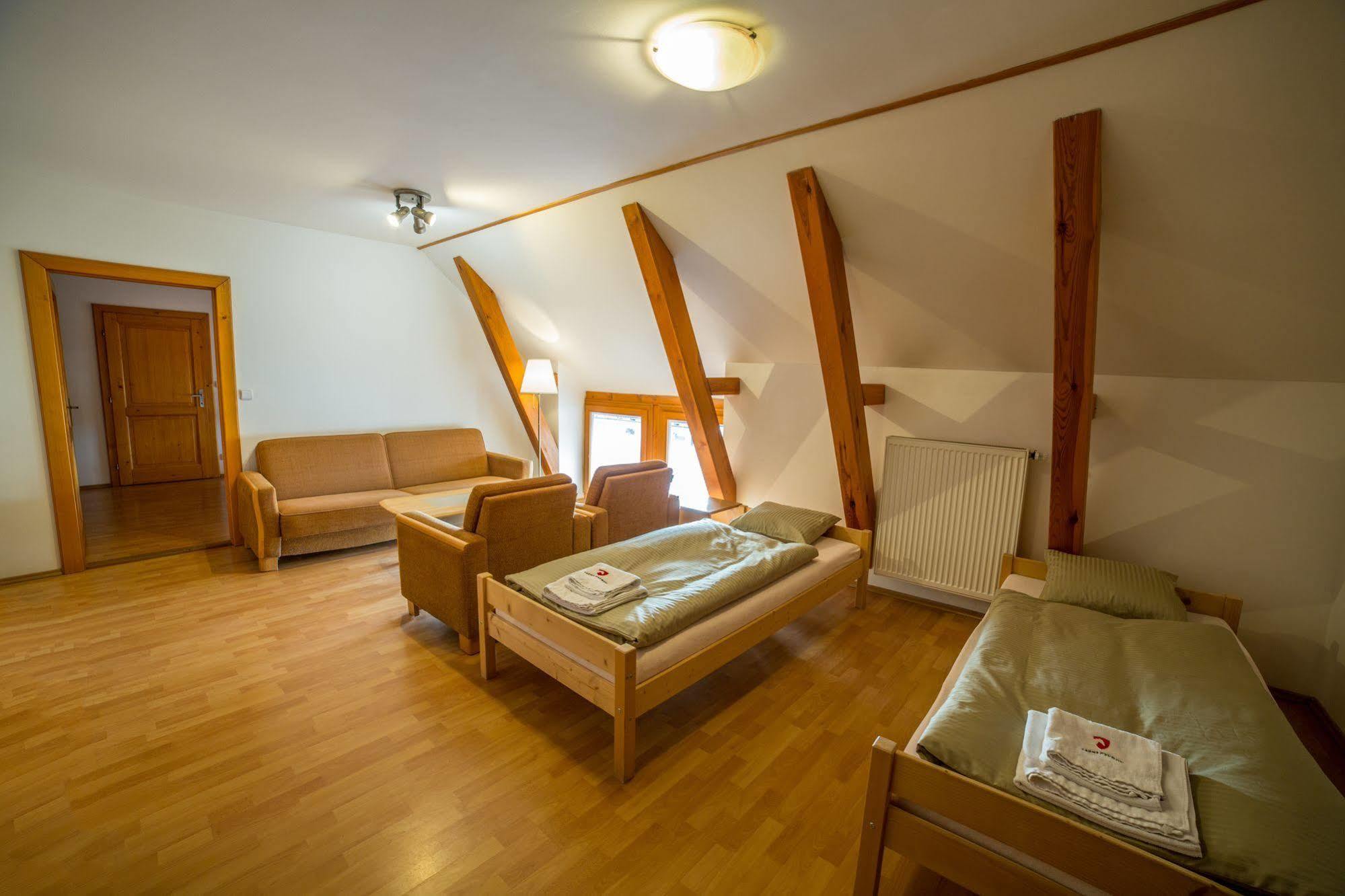 Guest house Farma Ptyrov 3*