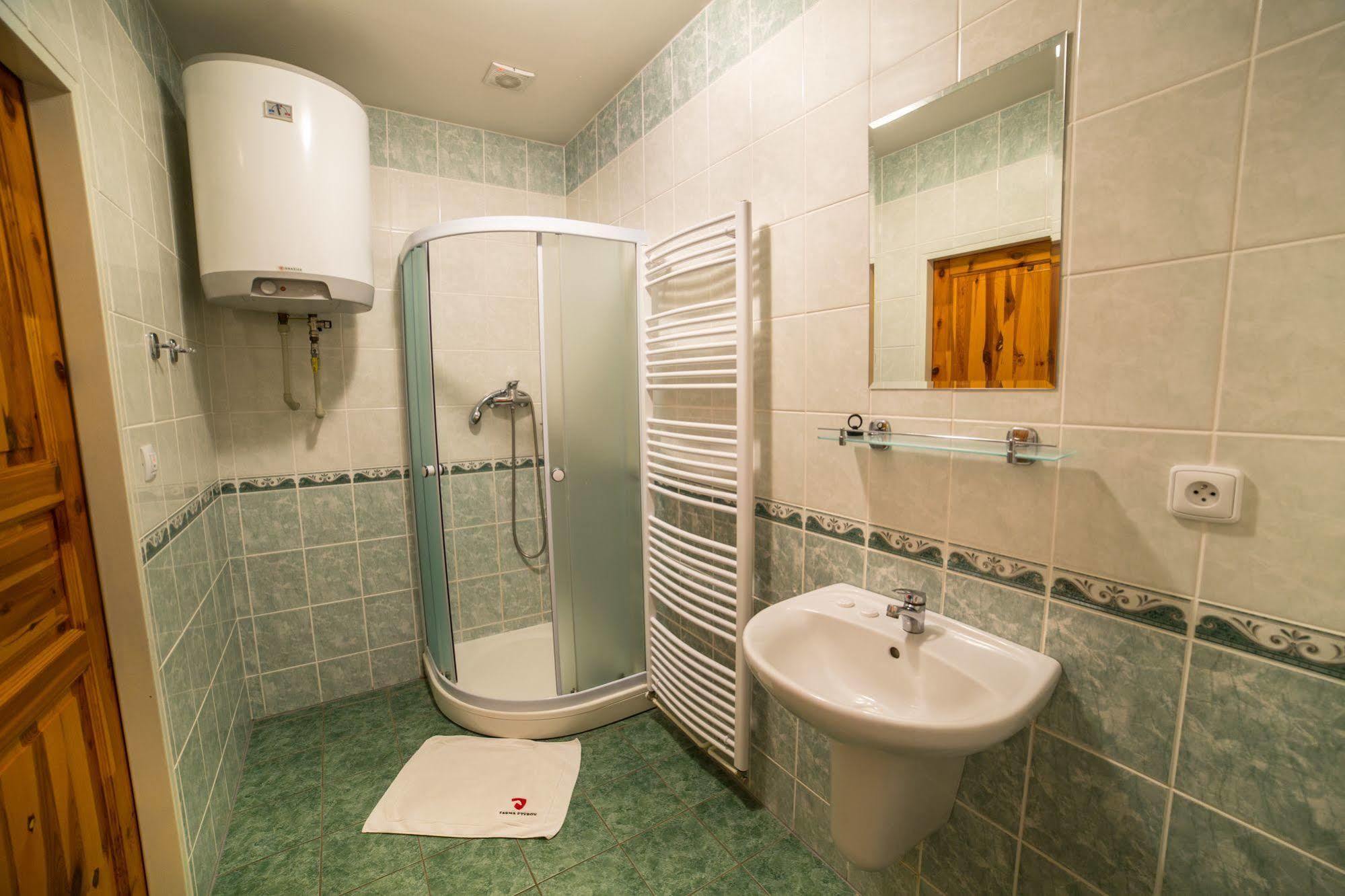 Farma Ptyrov Guest house Mnichovo Hradiste